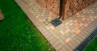 Отмостка вокруг дома цена за м2 работа - залить отмостку в Реутове по выгодной стоимости от 1361 руб/м2